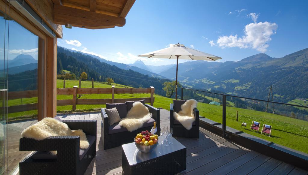 Maierl-Alm & Maierl-Chalets Kirchberg in Tirol Pokoj fotografie