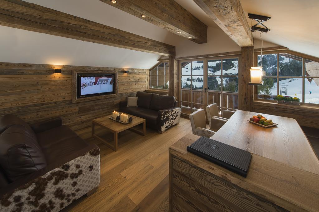 Maierl-Alm & Maierl-Chalets Kirchberg in Tirol Pokoj fotografie